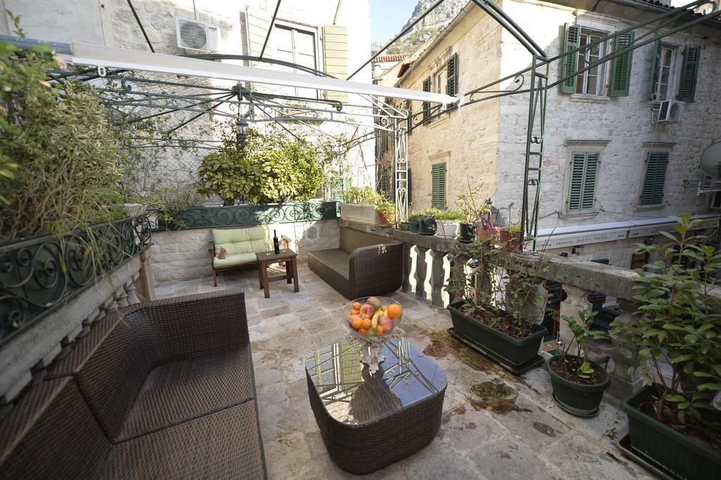 Palazzo Max And Alex Apartments Kotor Exteriör bild
